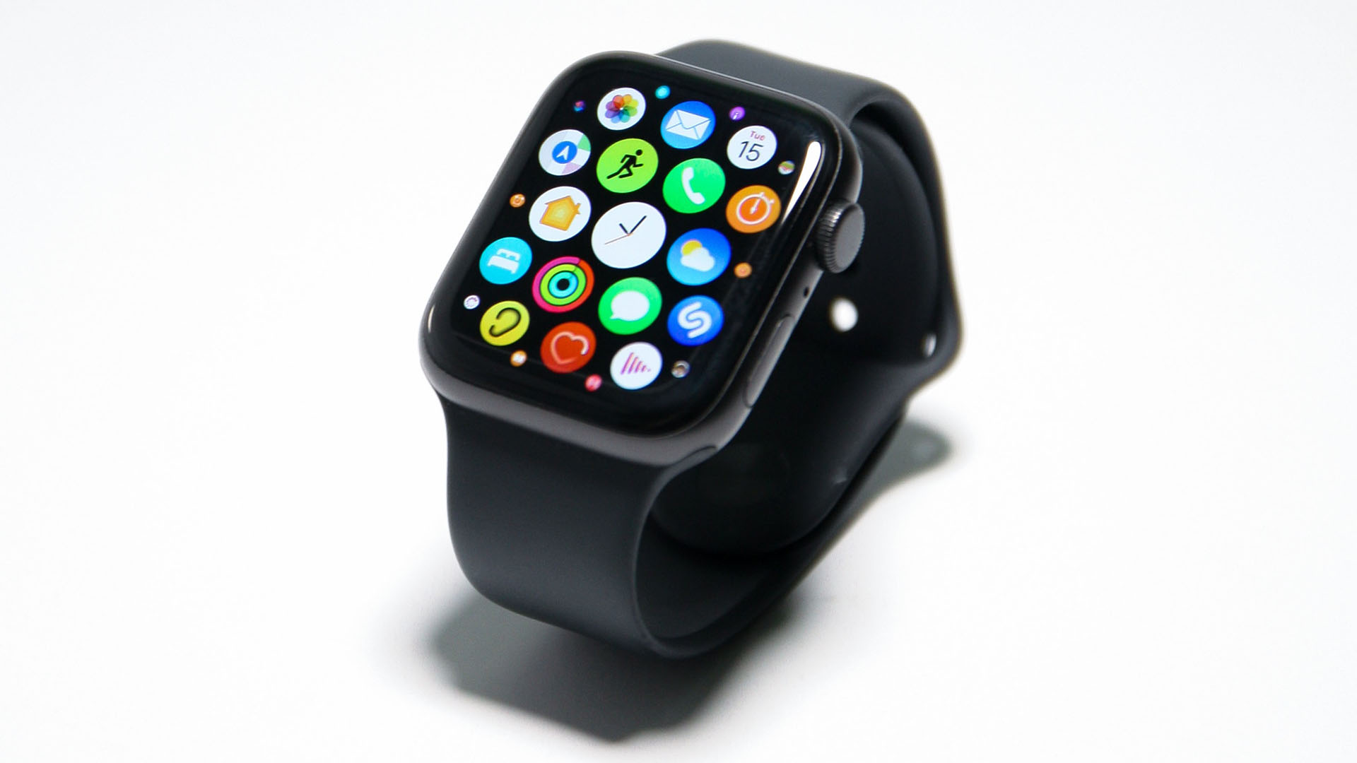 Apple Plans to Add Blood Pressure Monitoring, Thermometer to Smartwatch